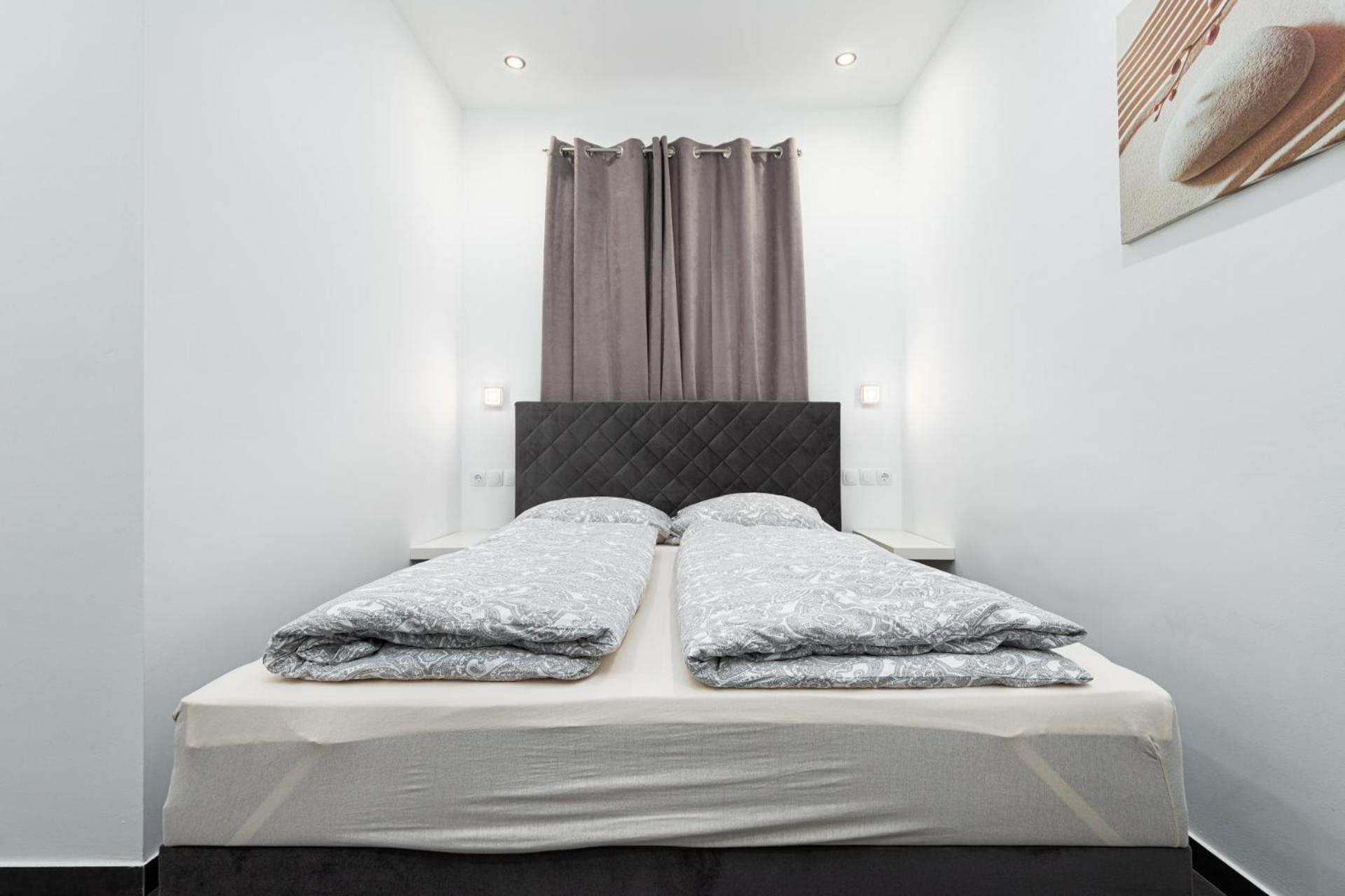 Rooms And Studio Flora 포레치 외부 사진