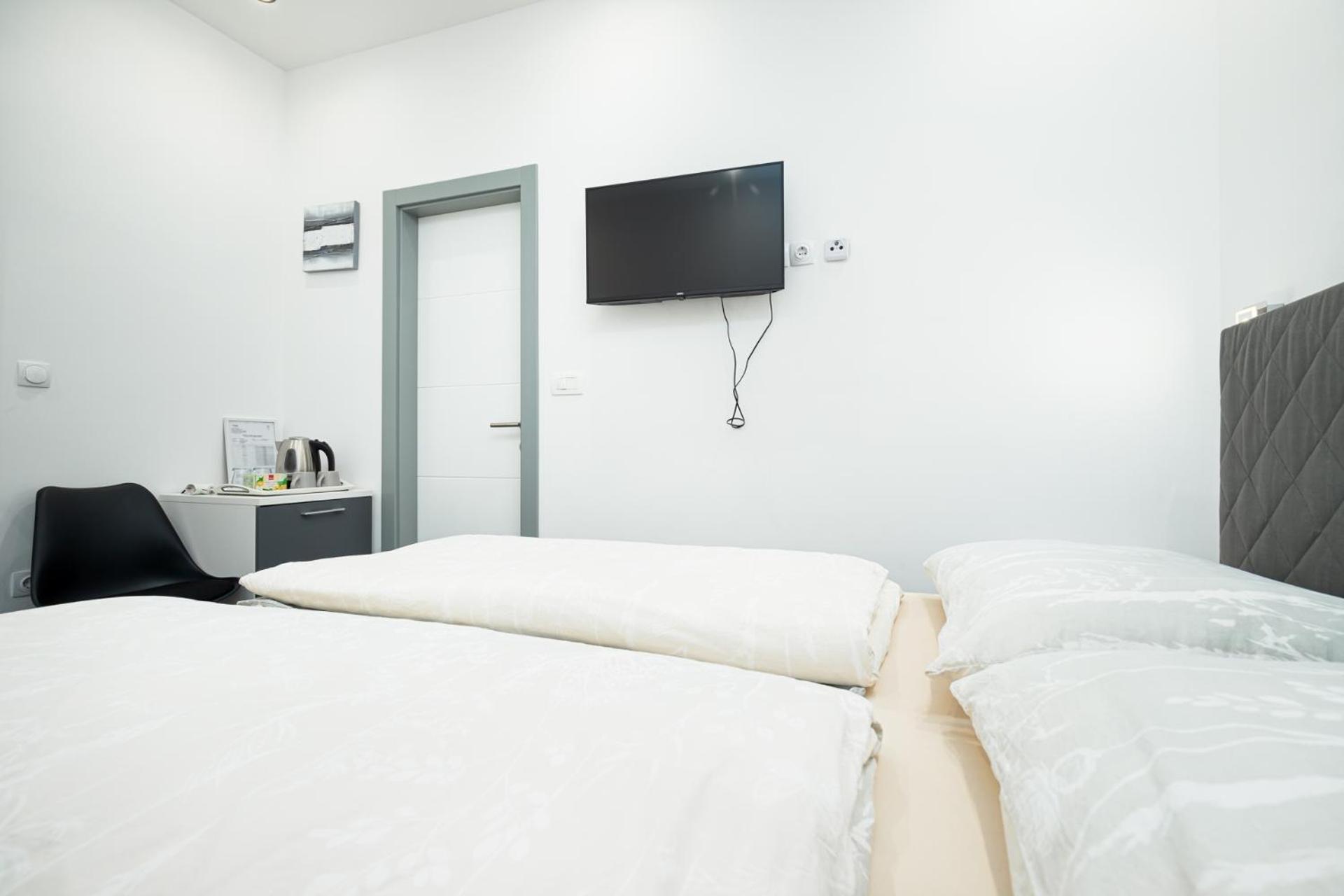 Rooms And Studio Flora 포레치 외부 사진