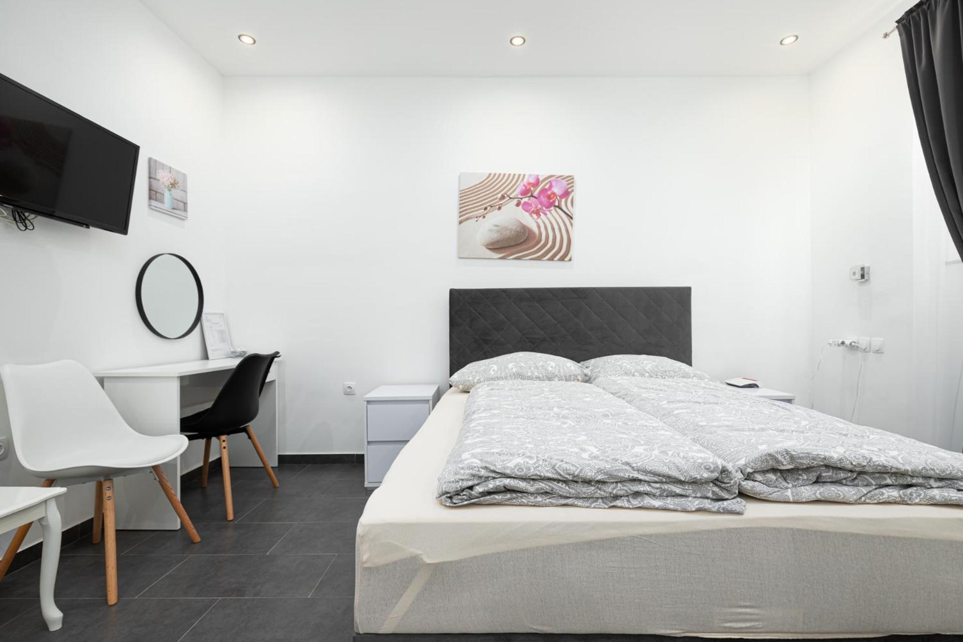 Rooms And Studio Flora 포레치 외부 사진