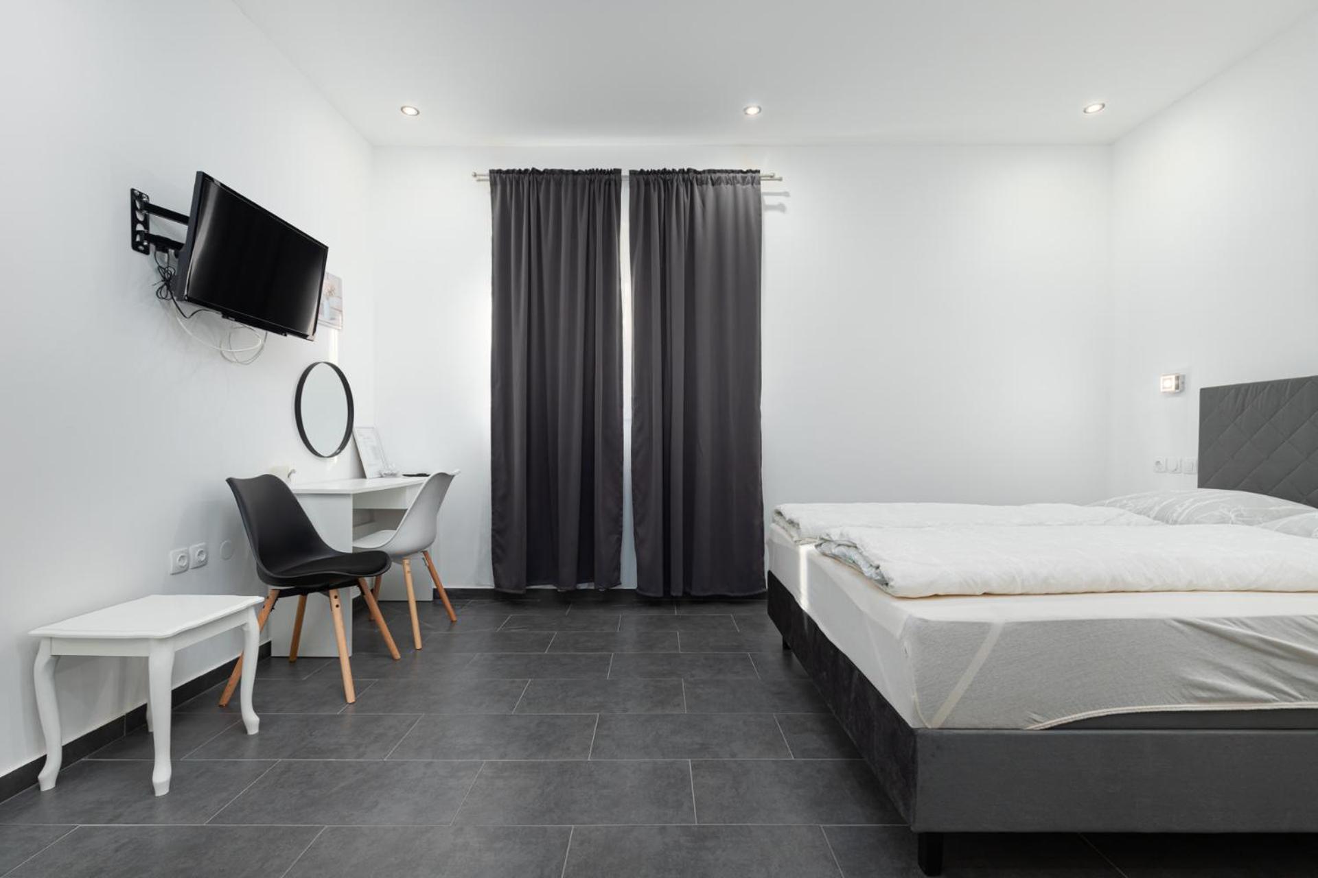 Rooms And Studio Flora 포레치 외부 사진