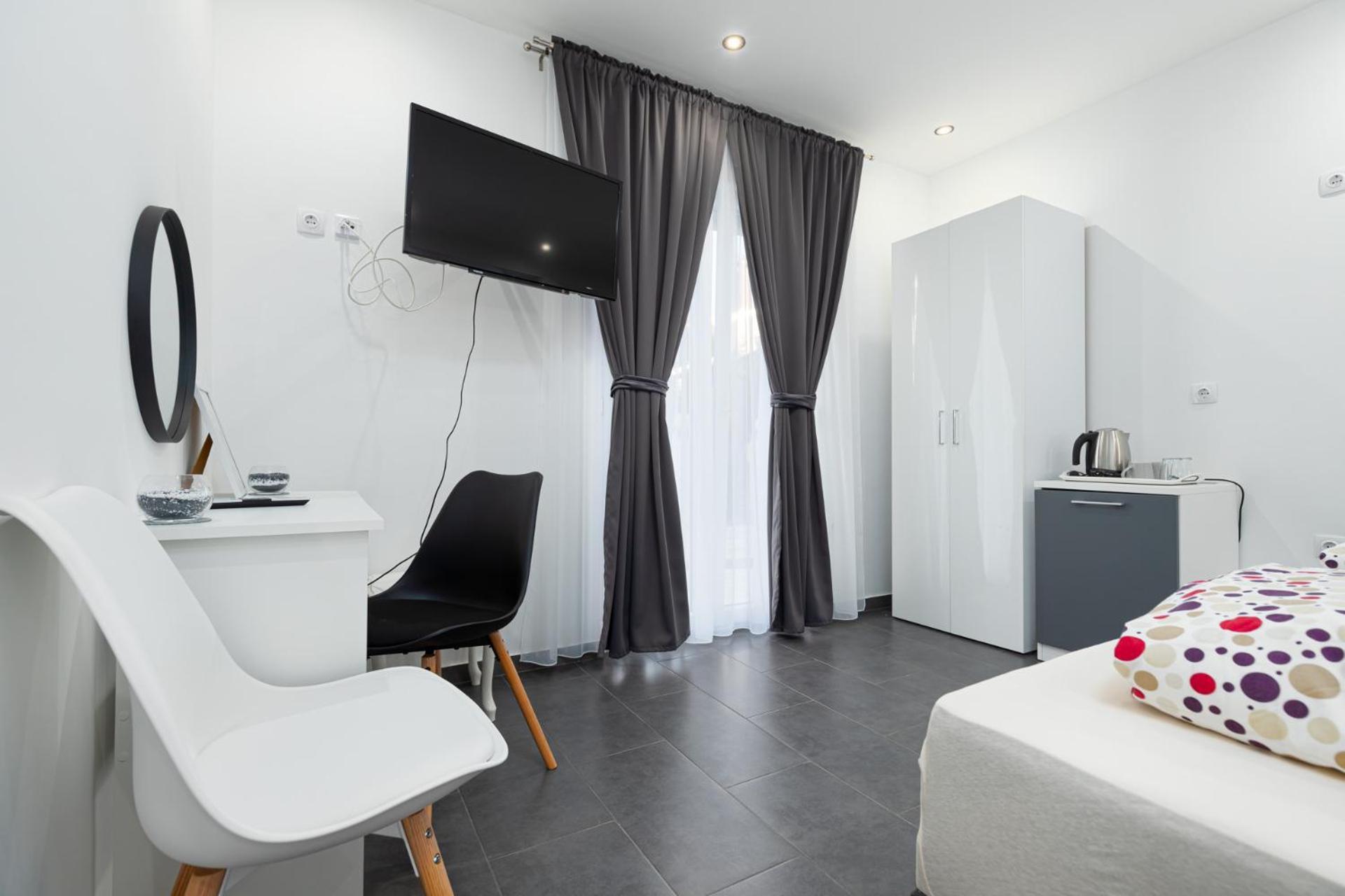 Rooms And Studio Flora 포레치 외부 사진